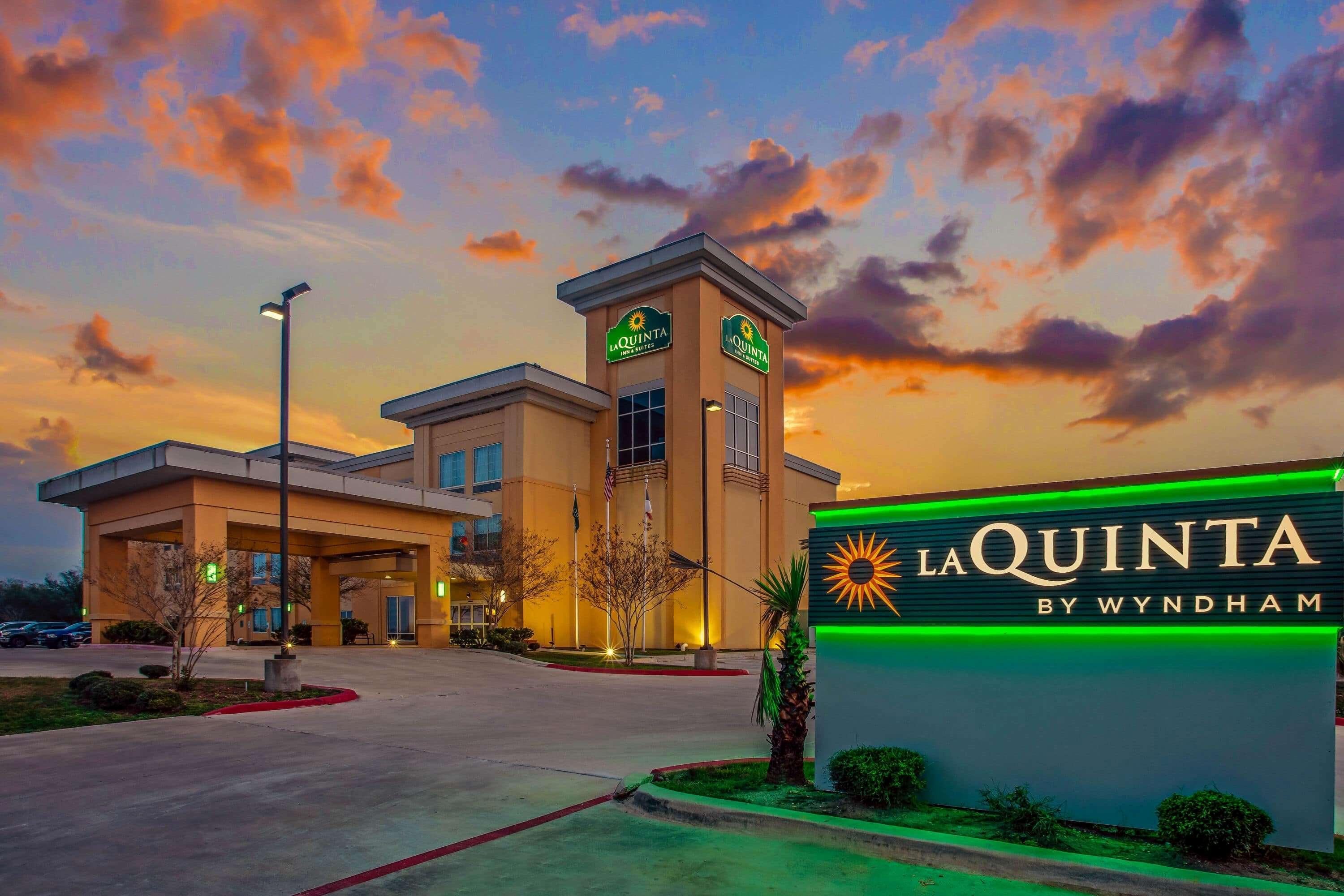 La Quinta By Wyndham Karnes City - Kenedy Exterior photo