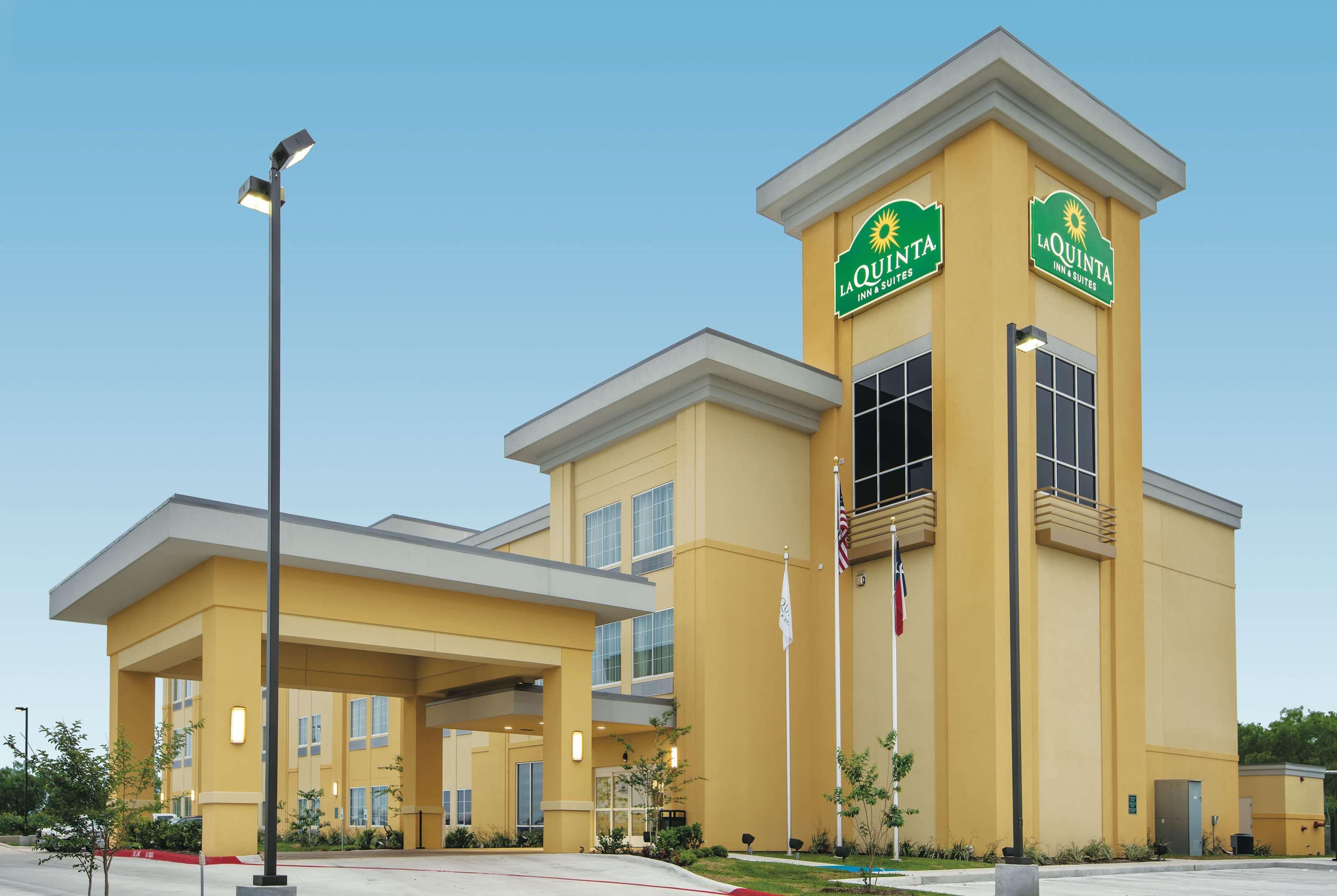 La Quinta By Wyndham Karnes City - Kenedy Exterior photo
