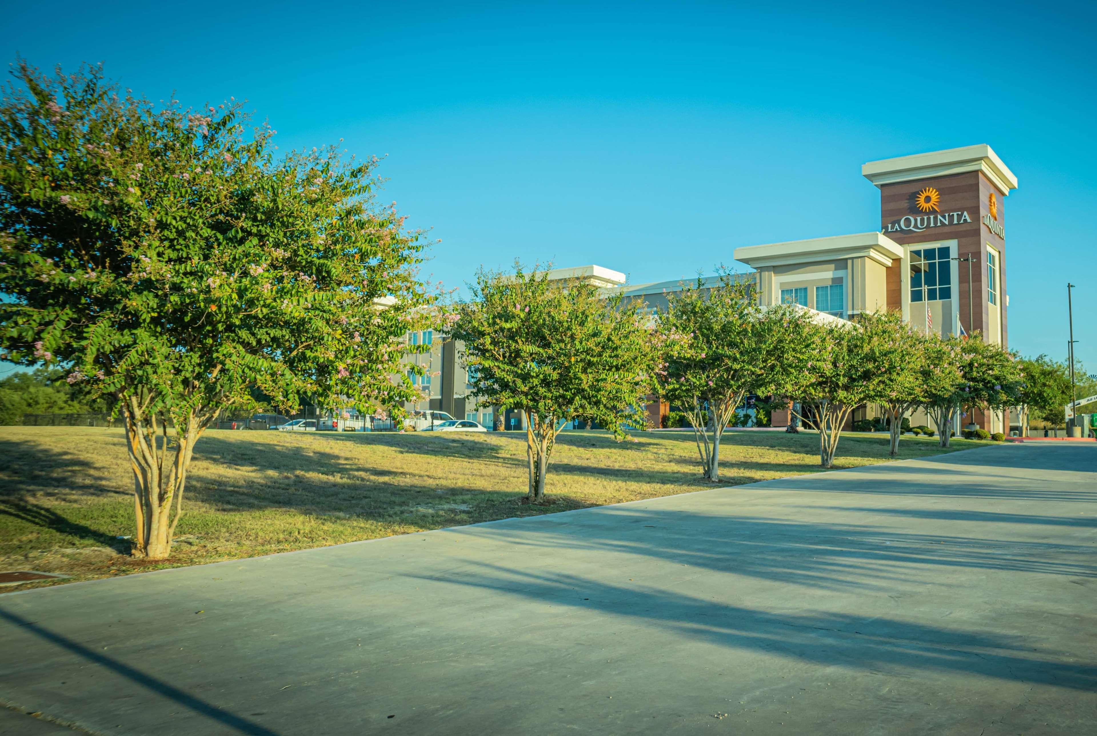 La Quinta By Wyndham Karnes City - Kenedy Exterior photo
